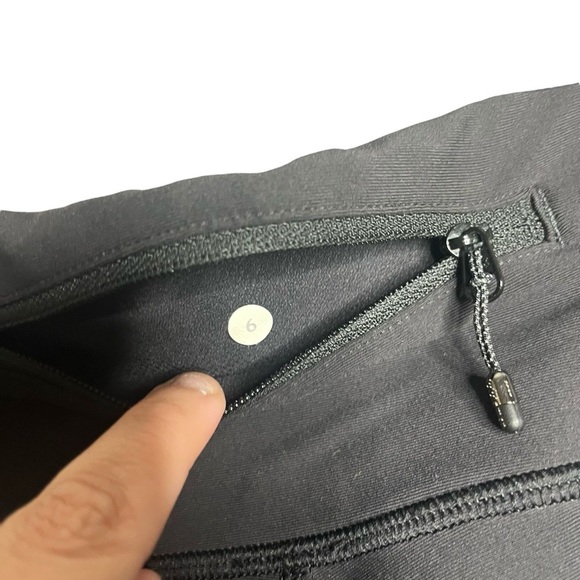 Lululemon Tight Stuff Scallop Hem Leggings Size 6 Black - Picture 6 of 6